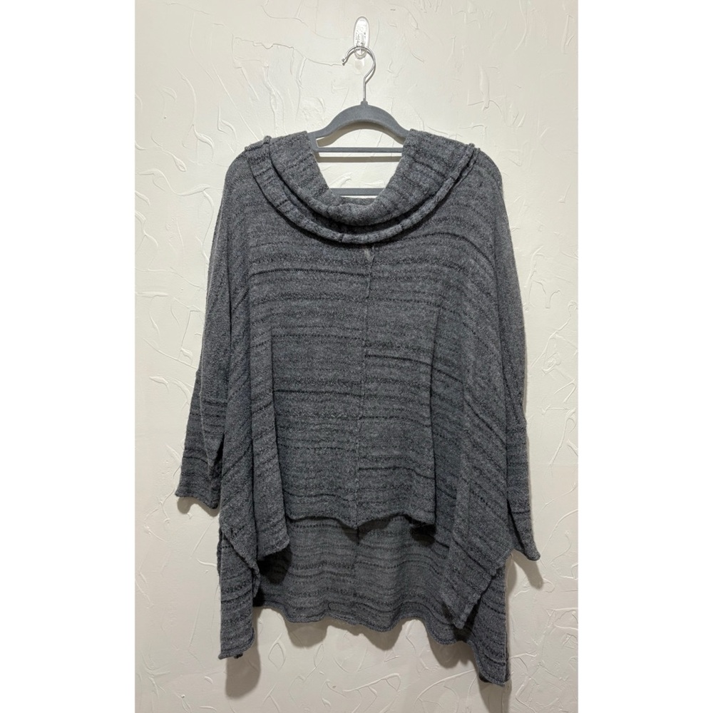 Free People “Banana Split” grey wool/alpaca blend cowl-neck slouchy sweater (M)